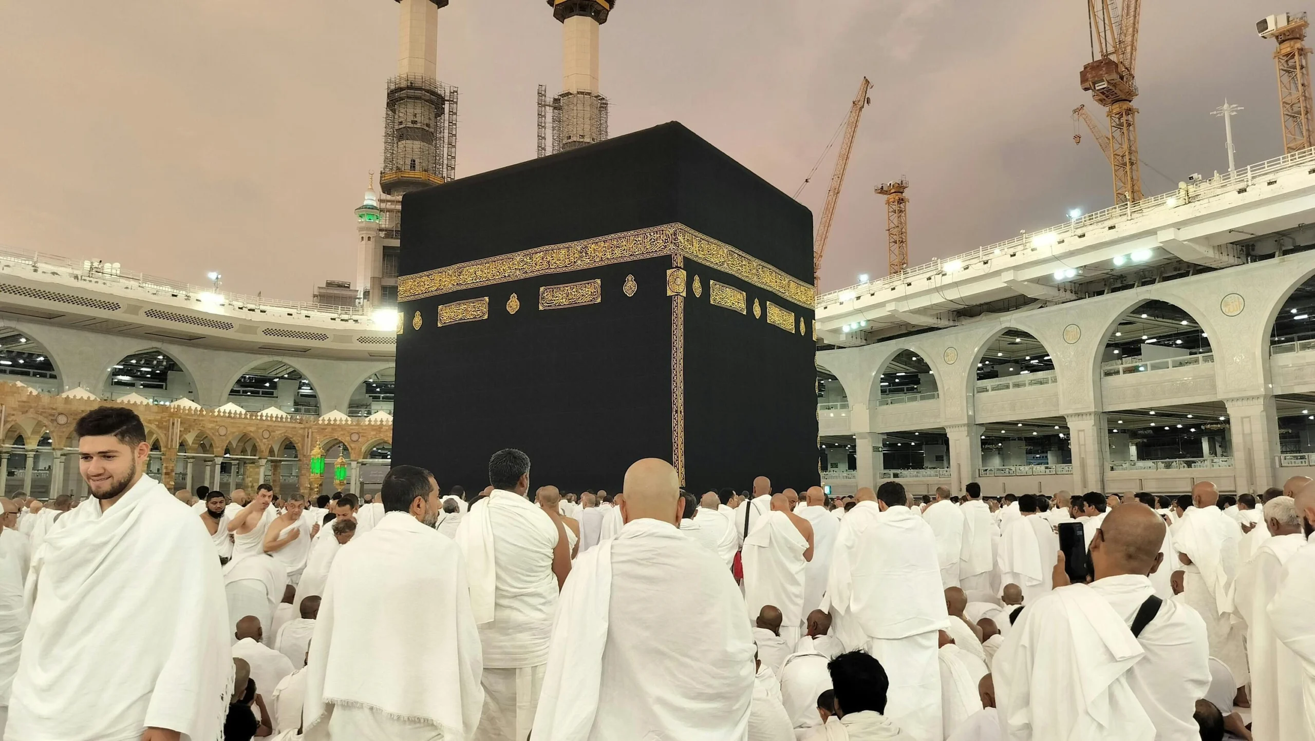cek-7-obat-penting-yang-wajib-masuk-koper-umrah-anda